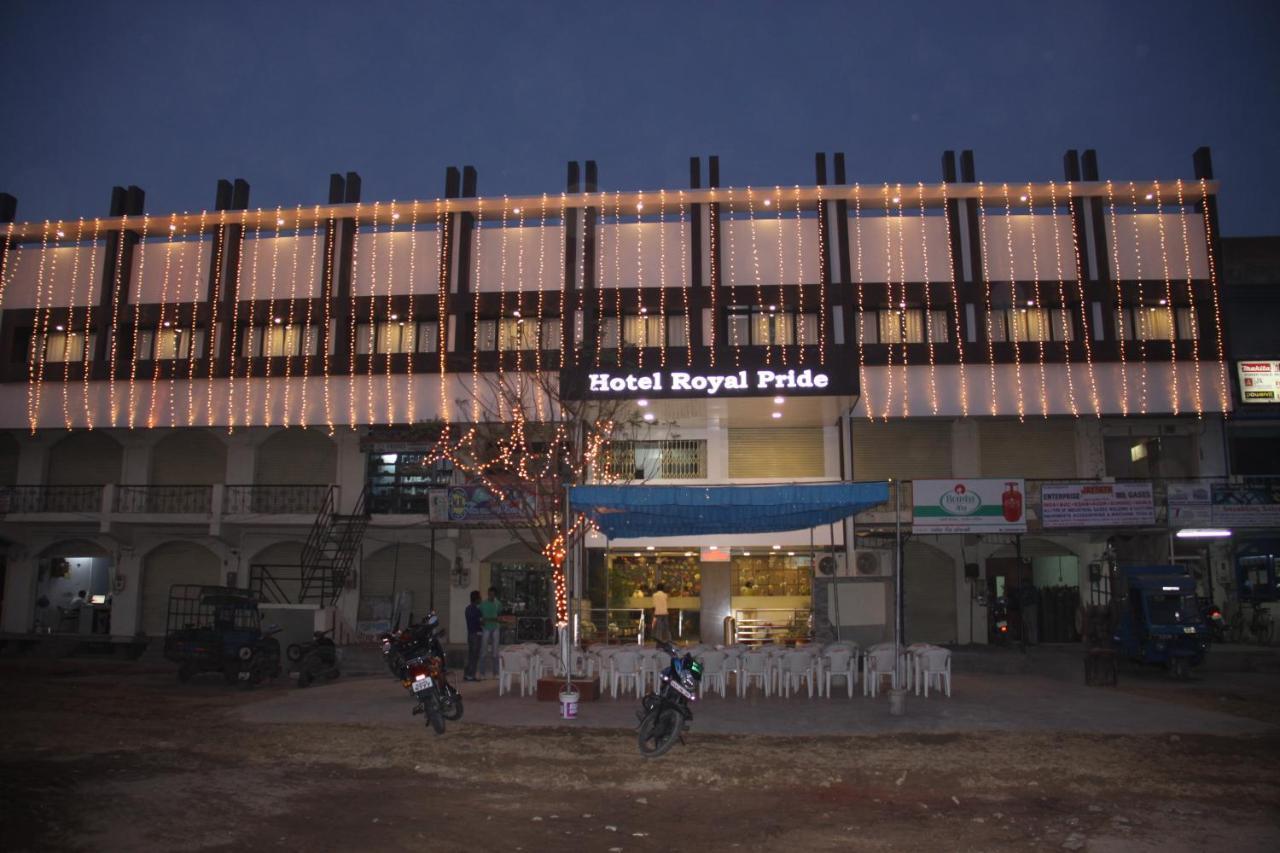 Hotel Royal Pride Ahmedabad Eksteriør bilde